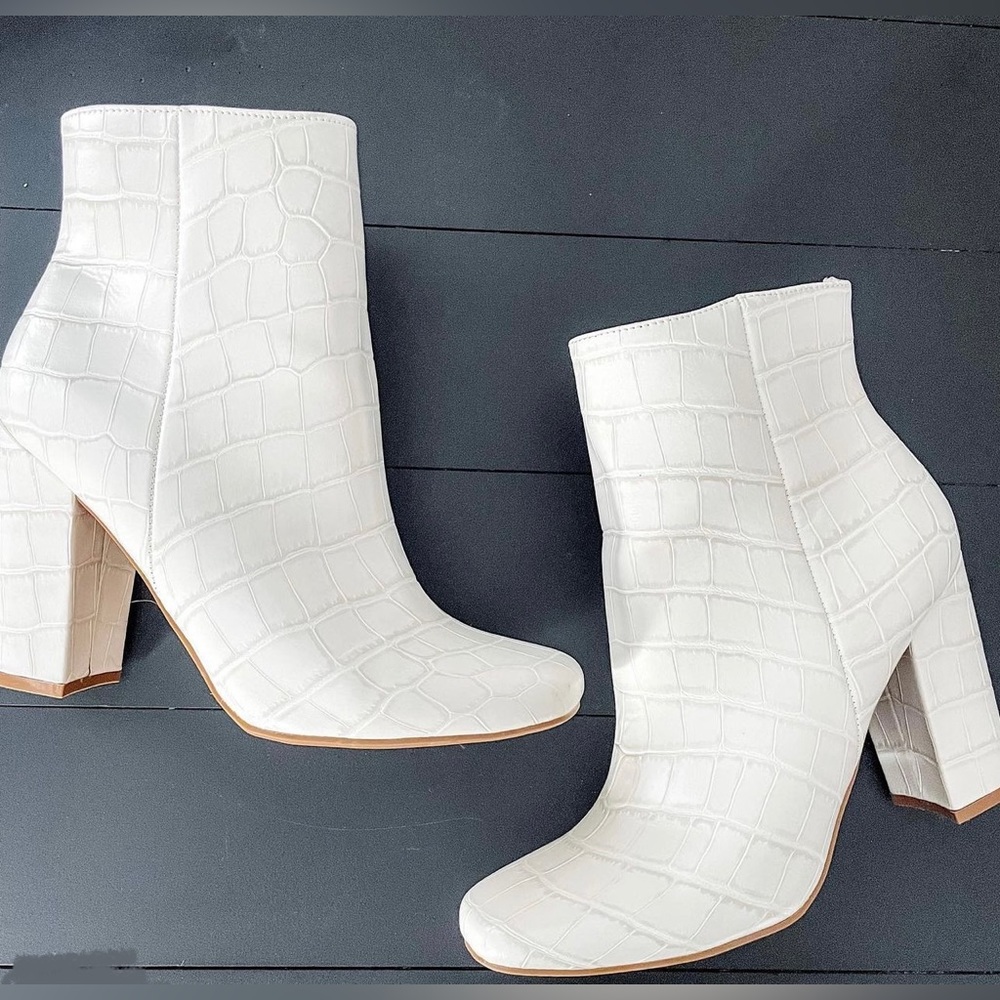 Baxboo - White/Ivory Snakeskin Booties!